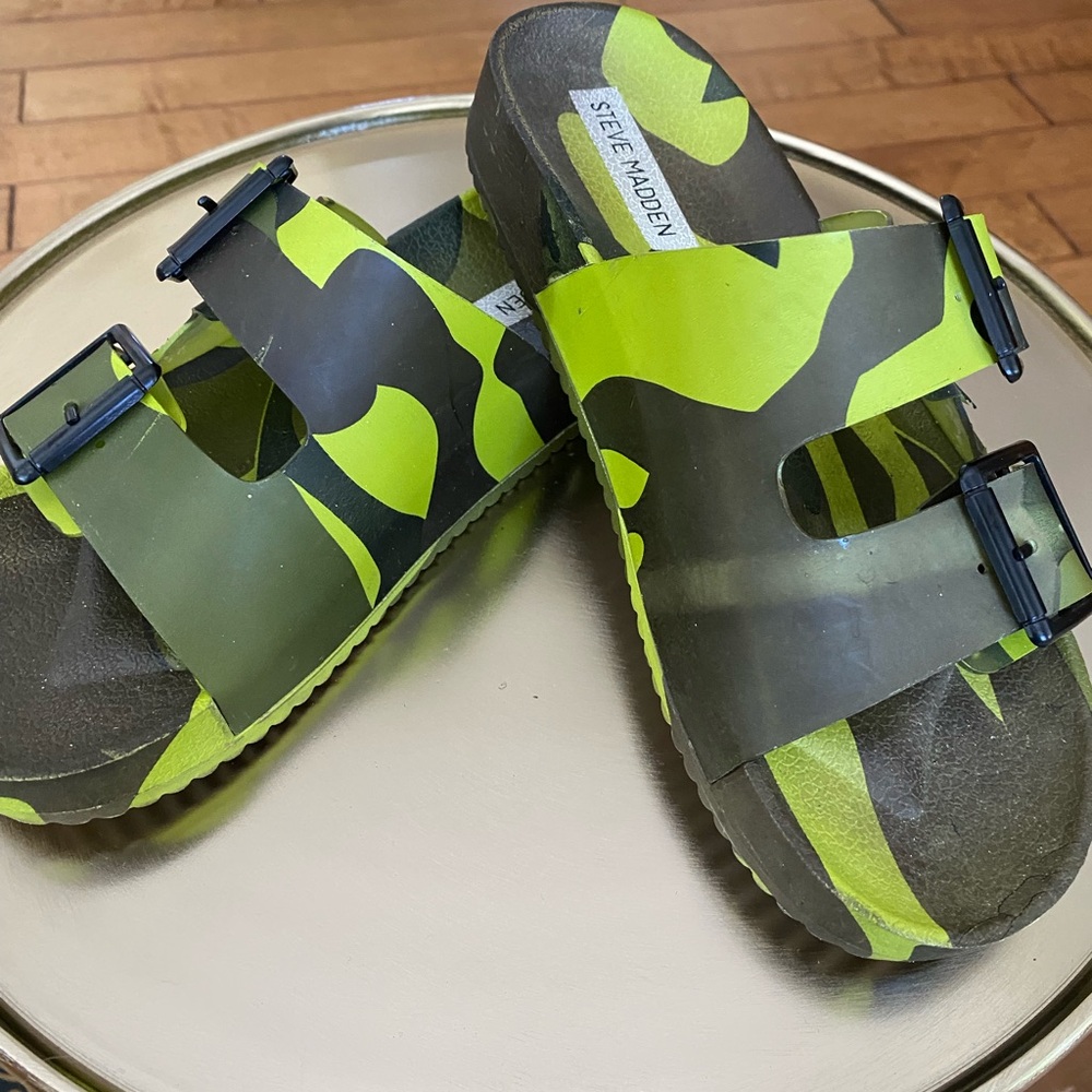 Steve Madden Green Black Sandals Sporty Comfort